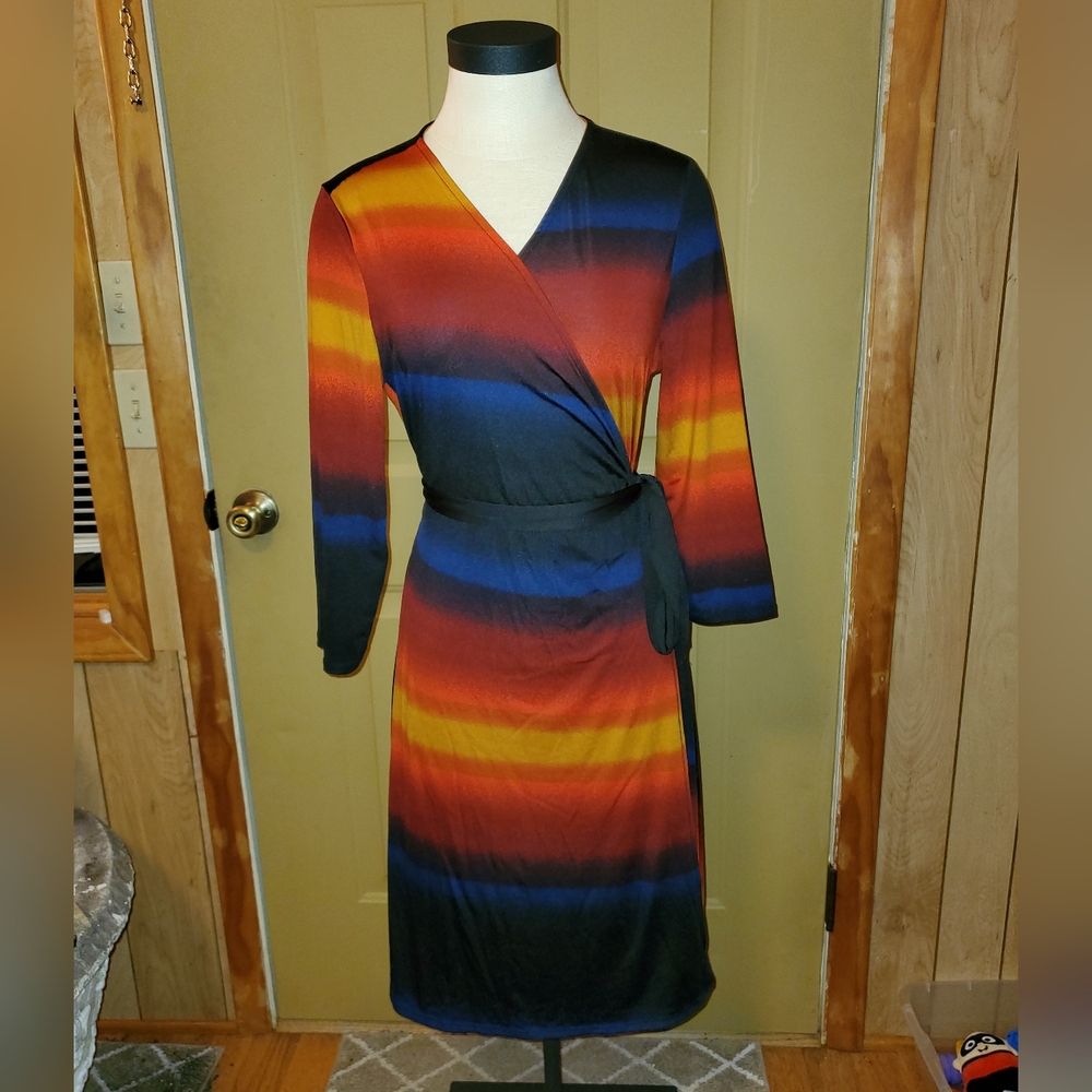 LulaRoe Medium 3/4 Sleeve Wrap Dress in Sunset